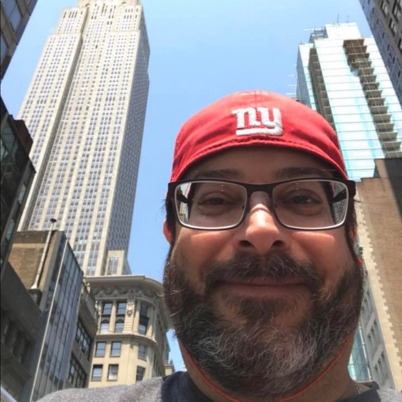 ๐ฝ Meet your Posher, Michael ๐๐ป - Picture 3 of 10